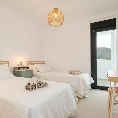 Coastal Comfort In 3 Bedroom Apartmán Estepona