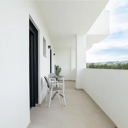 Coastal Comfort In 3 Bedroom Apartmán *