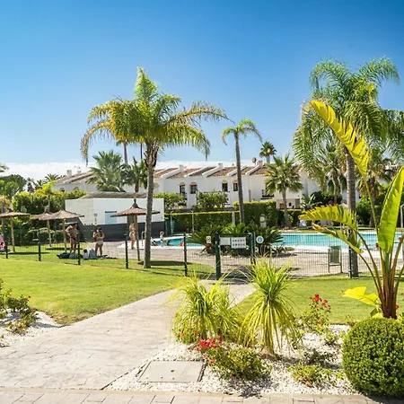Coastal Comfort In 3 Bedroom *
